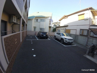 【駐車場】