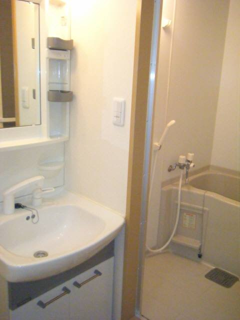 ハイツセントエルモの洗面所|イメージ画像になります
左右逆の場合があります