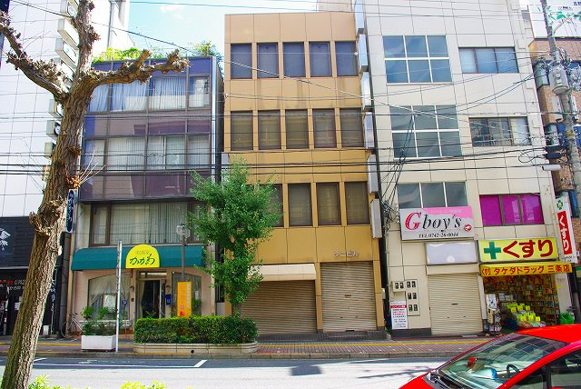 タニビルの外観