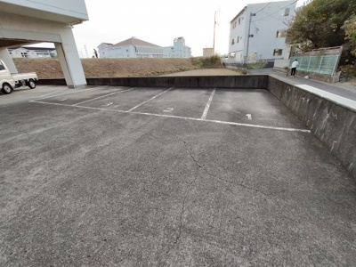 【駐車場】 | ヨシキビル・