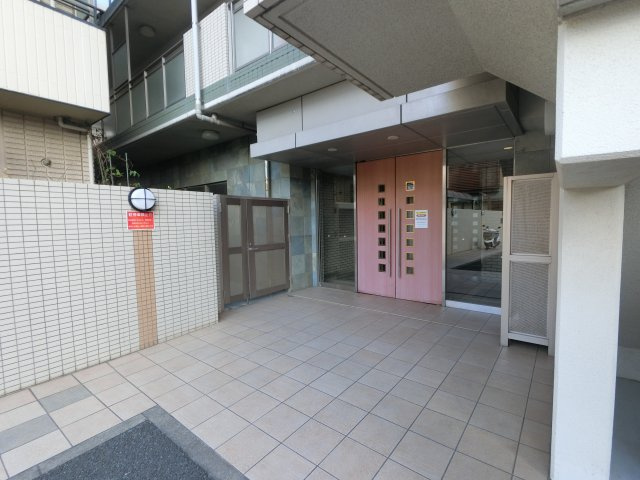 スカイグランデ船橋宮本のエントランス
