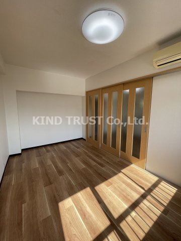 中津リバーサイドコーポB棟の居間・リビング|ゆったりとした居間です