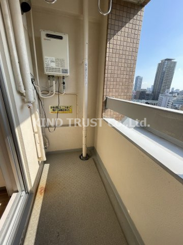 中津リバーサイドコーポB棟のバルコニー|バルコニーからの眺めを楽しみながら食事をしませんか