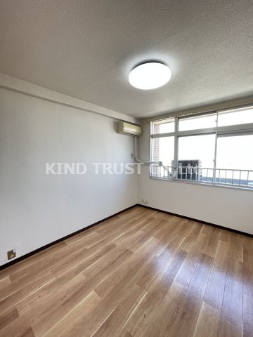 中津リバーサイドコーポB棟の居間・リビング|ゆったり過ごせる居間です