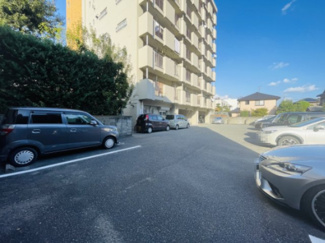 【駐車場】 | 平面駐車場1台確保しています（月額8500円）