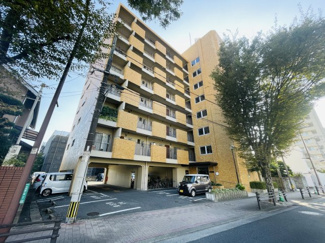 【外観】 | 別府駅まで徒歩約10分、閑静住宅地のマンションです。4階南向き、駐車場空き有