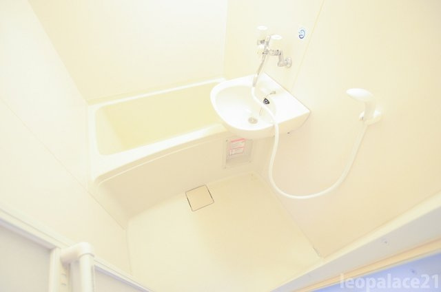 レオパレス平成の浴室|設備・使用は号室により異なる為、現況を優先致します。