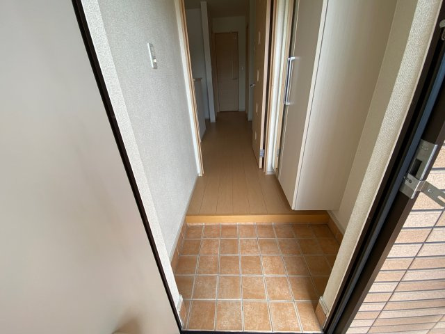 グランデ光祥１の玄関
