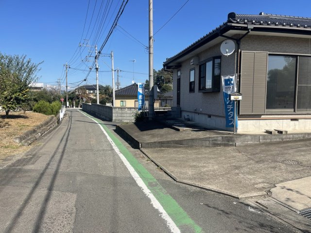 熊谷市箕輪　中古住宅  の前面道路含む現地写真|現地前面道路（２０２３年１０月２４日）撮影