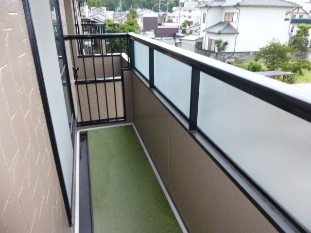ジュネス今宿のバルコニー