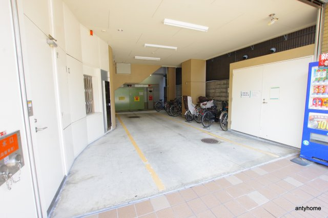 プロシード桜之宮　仲介手数料無料の駐車場