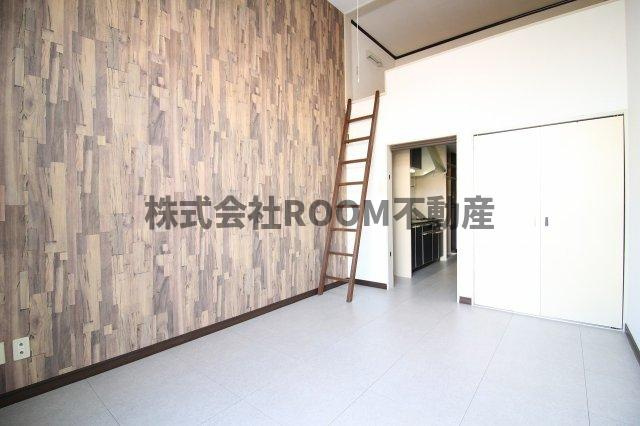 コンフォートアミの居間・リビング|こちらの居間で趣味の時間をお楽しみください