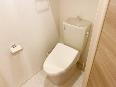 【トイレ】 | フリーデSTA | ゆったりとした空間のトイレです
