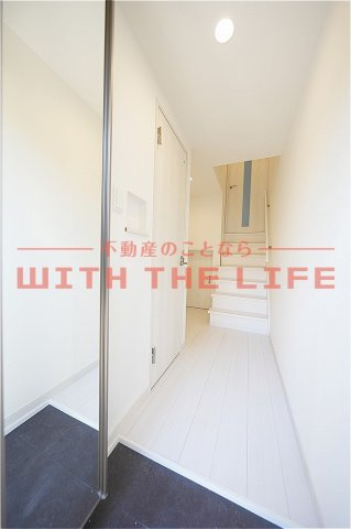 ADC小郡ラシュレ【キャンペーン対象物件】の玄関|ゆったりとした玄関です