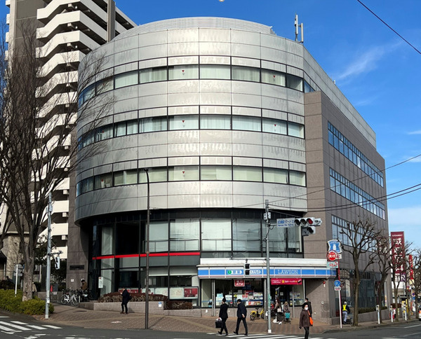 町田市南成瀬１丁目の店舗事務所の外観