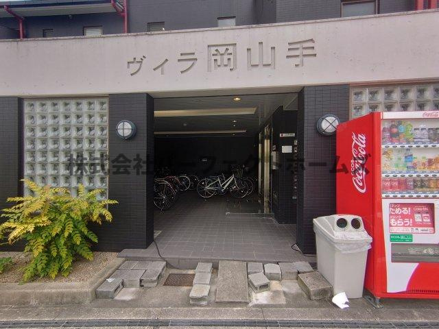 ヴィラ岡山手のエントランス|清潔なエントランスです