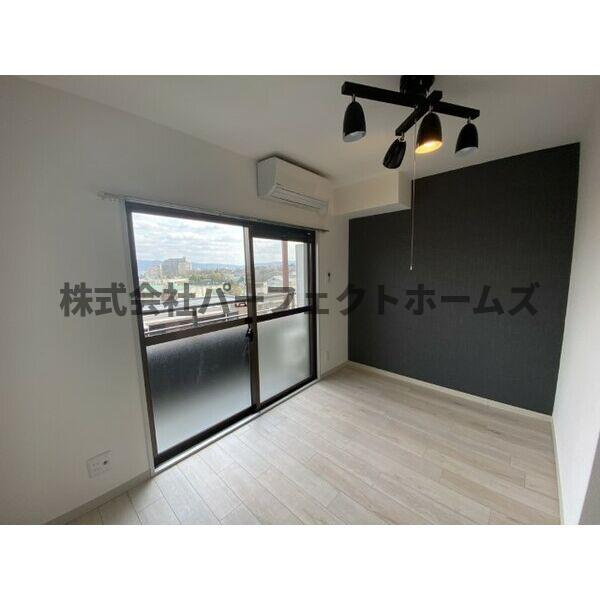 ヴィラ岡山手の洋室|落ち着いた色調の洋室です