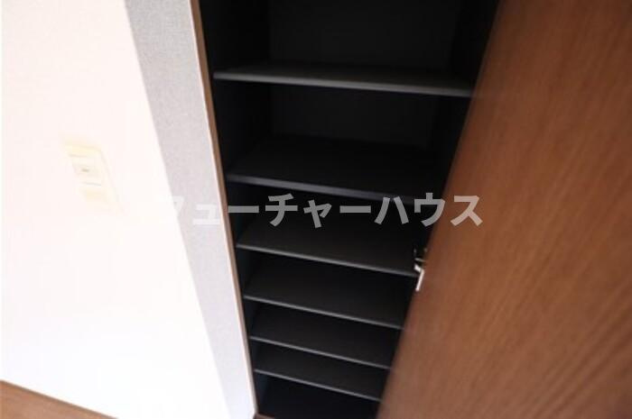 グレースヒルズ　Ⅰ・Ⅱの玄関