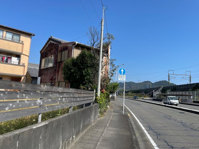 売土地　焼津市中里の前面道路含む現地写真|西側より