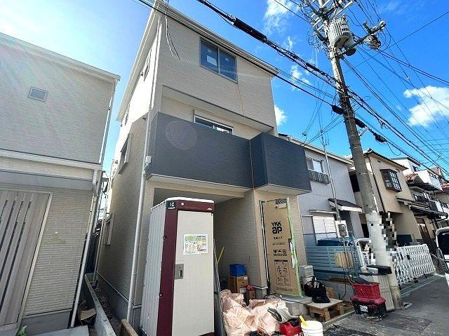 四條畷市雁屋北町　新築一戸建ての前面道路含む現地写真|前面道路含む現地写真です