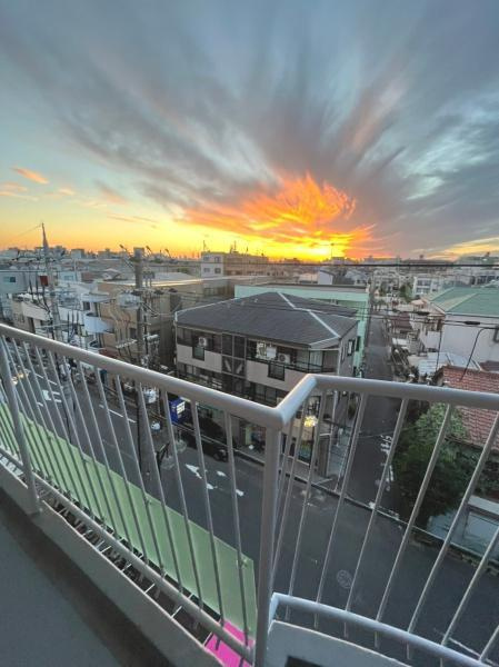 労住かどまハイツの展望|綺麗な夕日が見えます。