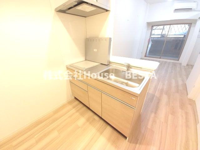 セレニテ神戸ミラクシュッドのキッチン