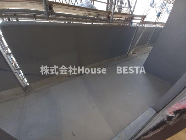 セレニテ神戸ミラクシュッドのバルコニー