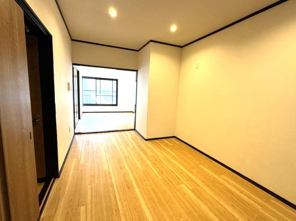 三ツ島4丁目　中古一戸建ての洋室|6.0帖