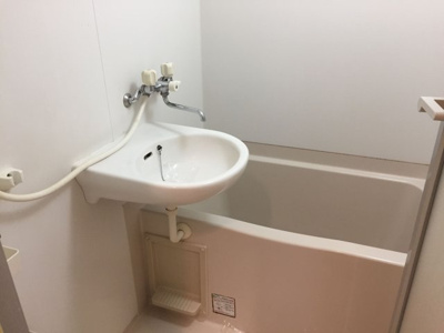 【洗面所】 | ロマネスク日赤通り | 別号室の写真になります。現況優先。