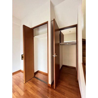 【収納】 | ホワイトヒルズ高宮 | 別号室の写真になります。現況優先。