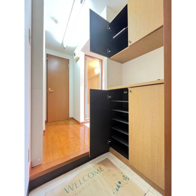 【玄関】 | ホワイトヒルズ高宮 | 別号室の写真になります。現況優先。