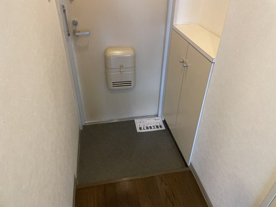 【玄関】 | サンピアユタカ岸里東
