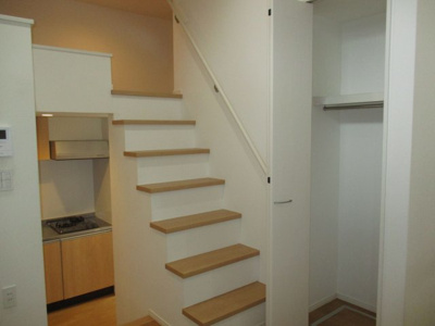 【収納】 | コンフォートメゾン吉塚 | 別号室の写真になります。現況優先。