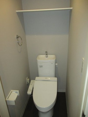 【トイレ】 | コンフォートメゾン吉塚 | 別号室の写真になります。現況優先。