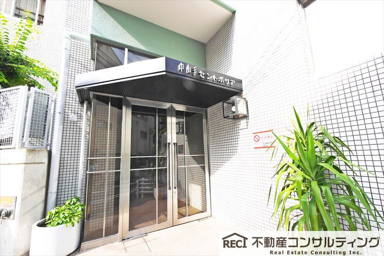 中山手セントポリアのエントランス