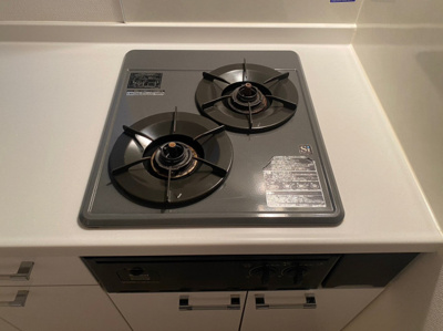 【キッチン】 | アハイブ箱崎駅前 | 別号室の写真になります。現況優先。