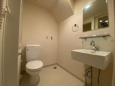 【洗面所】 | アハイブ箱崎駅前 | 別号室の写真になります。現況優先。