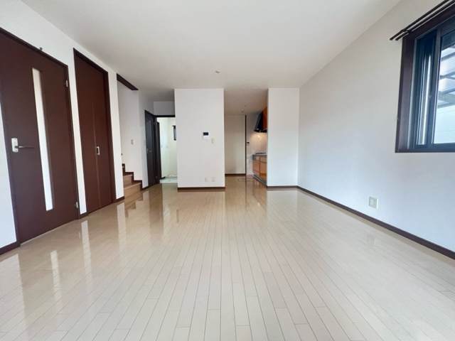 フジパレス戸建賃貸中野町の居間・リビング