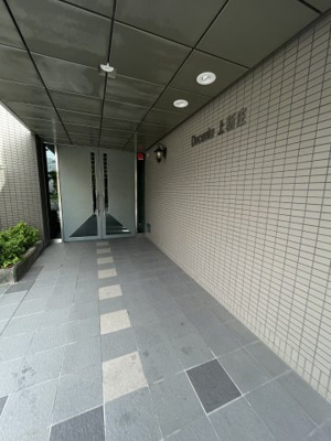 【エントランス】 | デセンテ上新庄 | 落ち着いたエントランスです