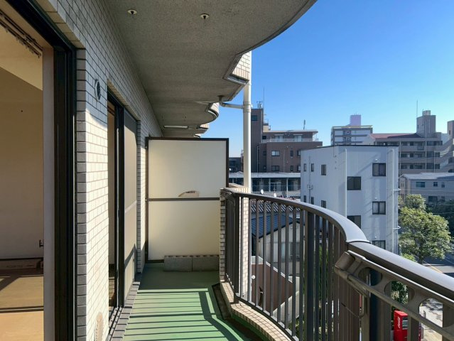 ダイヤメゾン戸田公園のバルコニー