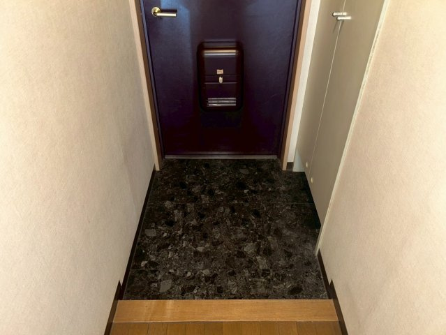 ダイヤメゾン戸田公園の玄関