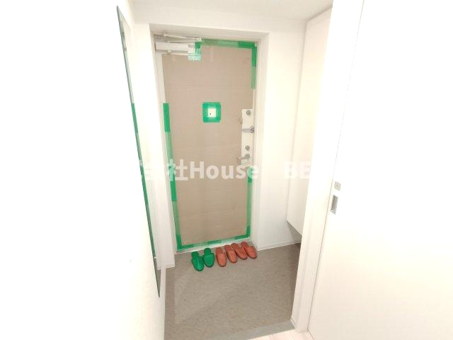 セレニテ神戸ミラクシュッドの玄関