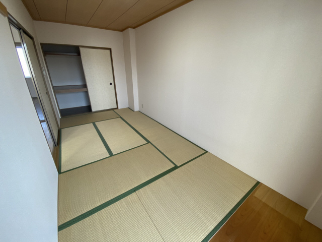 シャルマン岩屋の和室