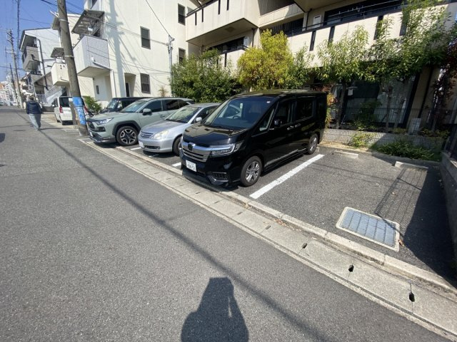 シャルマン岩屋の駐車場