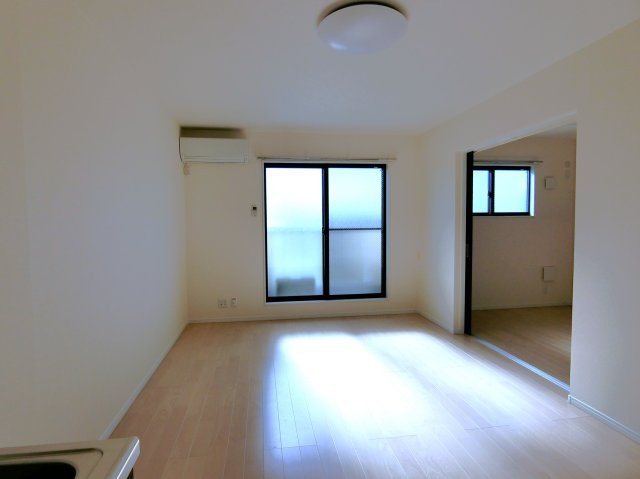 コージーコートの居間・リビング