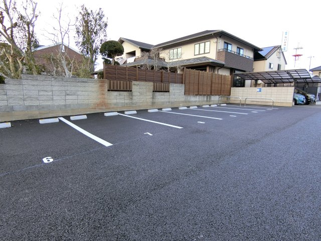 コージーコートの駐車場
