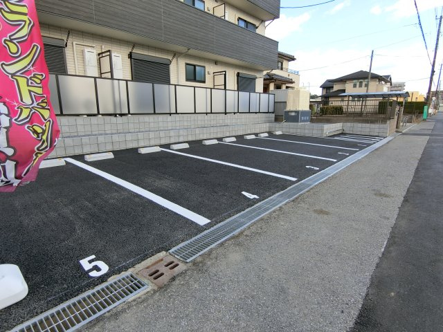 コージーコートの駐車場