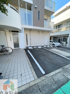 【駐車場】