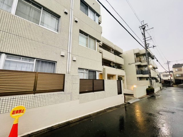 ガーデン双ケ丘の外観