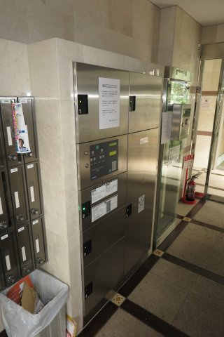 イカルス日本橋のエントランス